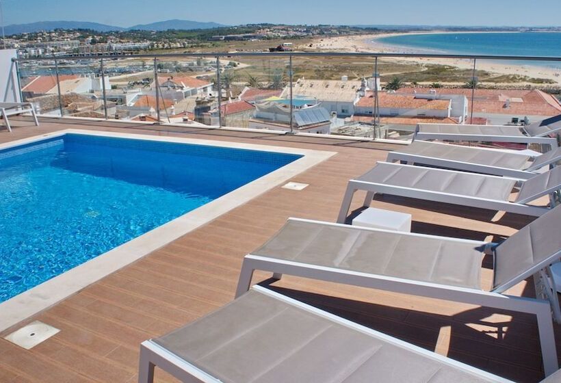 Topcity Hostel & Suites