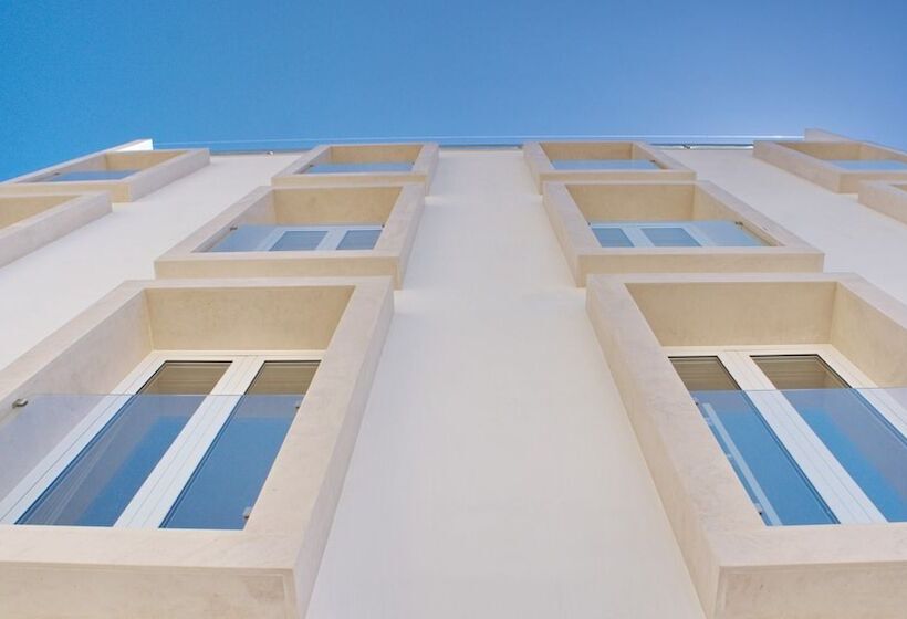 Topcity Hostel & Suites