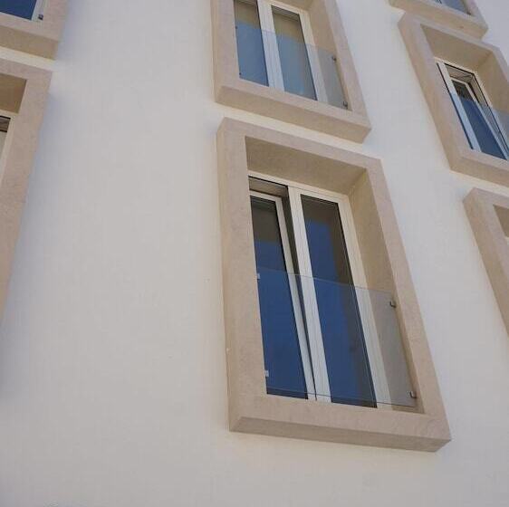 Topcity Hostel & Suites