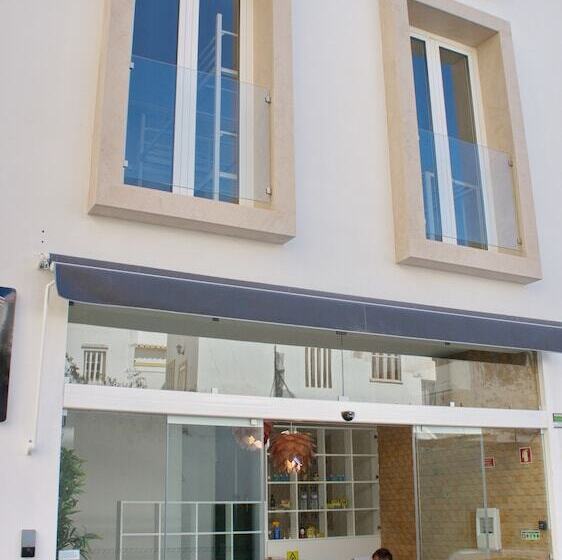 Topcity Hostel & Suites