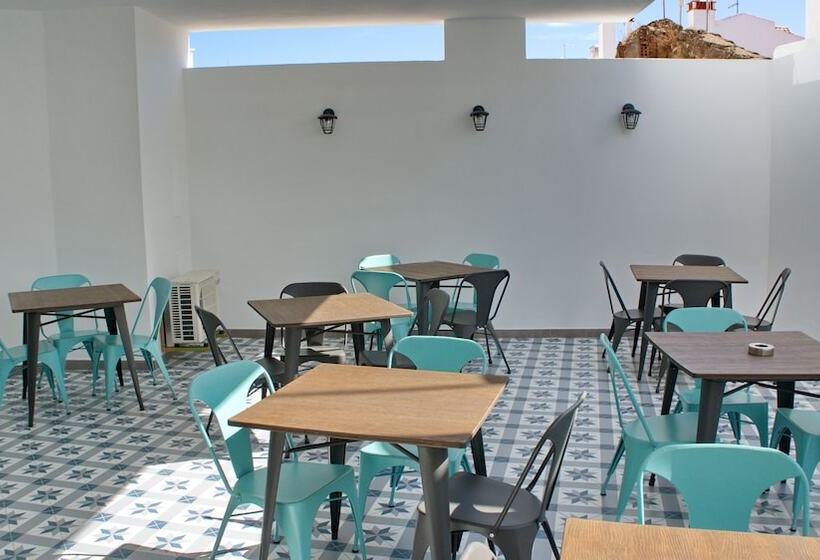 Topcity Hostel & Suites