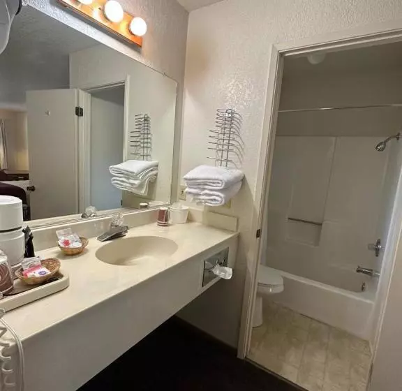 Retkeilymaja Mi Wuk Village Inn