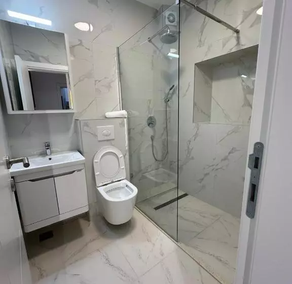تختخواب و صبحانه Portico Djenovici