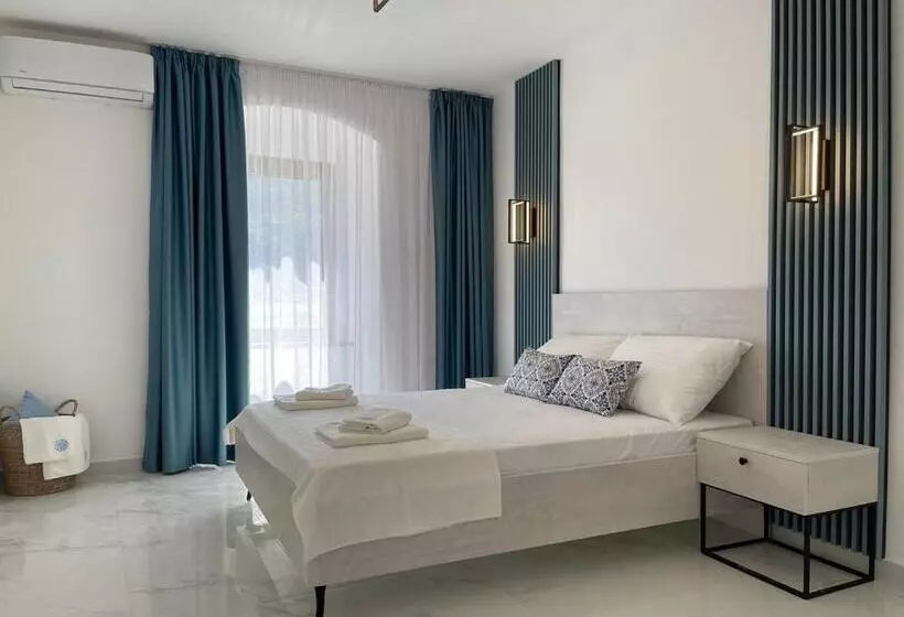 تختخواب و صبحانه Portico Djenovici