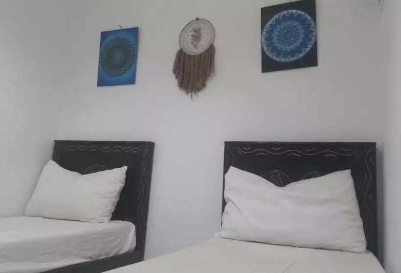 ベッドアンドブレックファースト Surfer Rosa Hostel