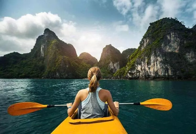 هتل Cat Ba Madame Duyen