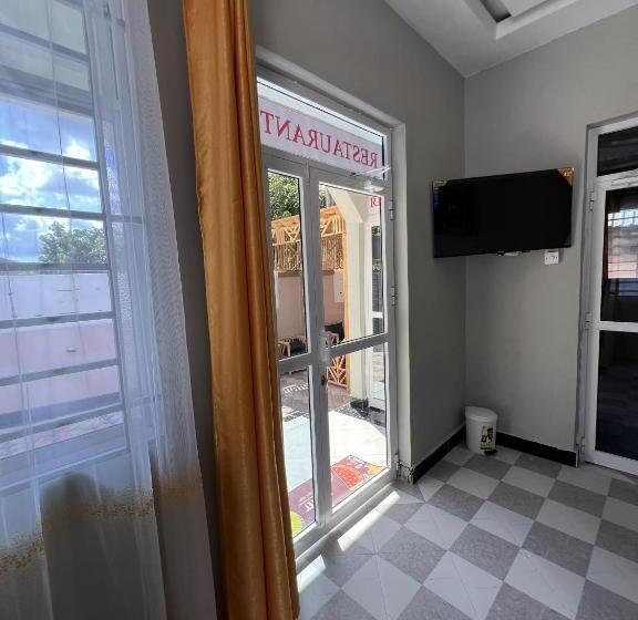 هتل Palm View Lodge Kinyerezi