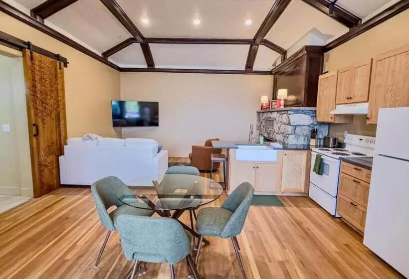 هتل Peach Street Inn Suite 2