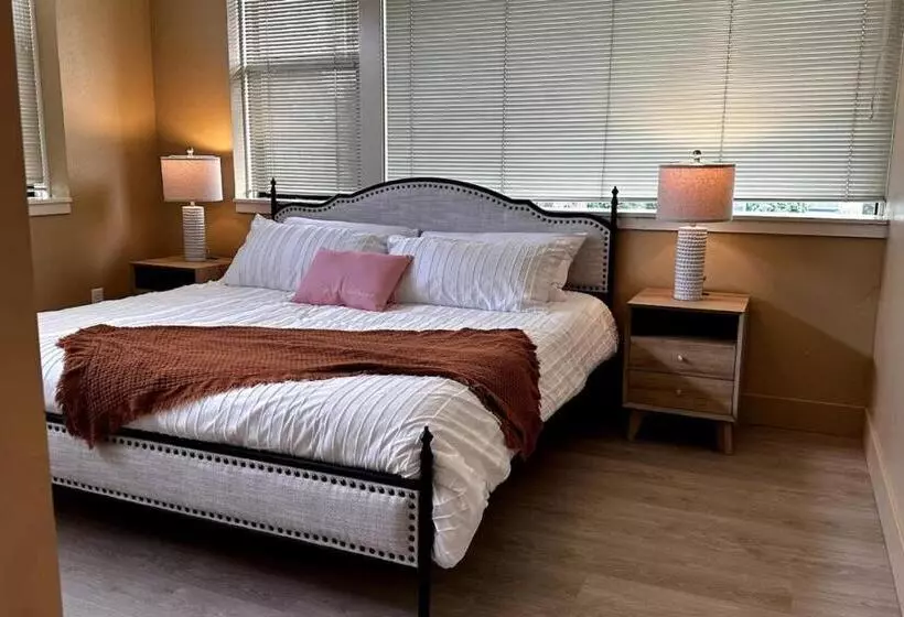 هتل Peach Street Inn Suite 2