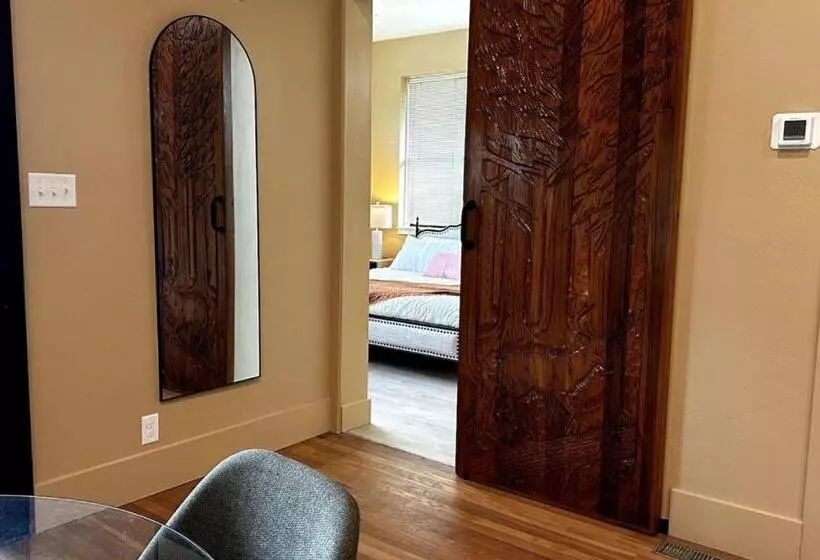 هتل Peach Street Inn Suite 2