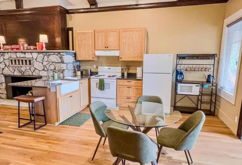 هتل Peach Street Inn Suite 2