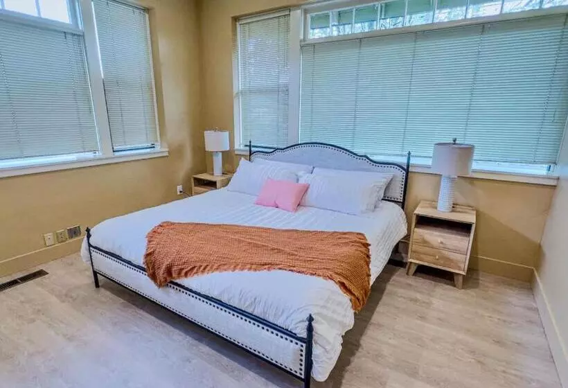 هتل Peach Street Inn Suite 2