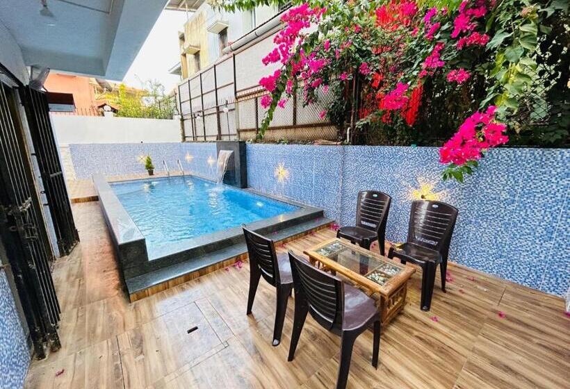 Отель White Blossom Villa