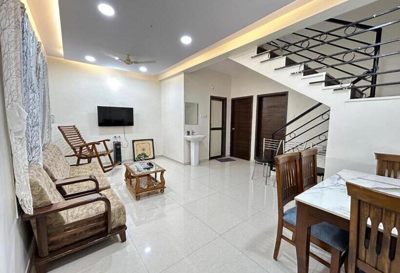 Отель White Blossom Villa