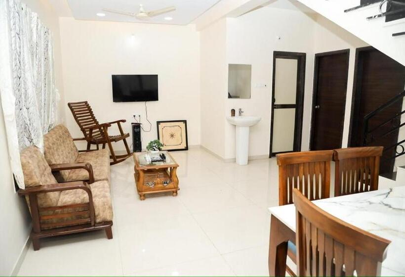 Отель White Blossom Villa