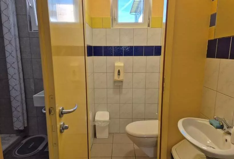 هاستل Bled Lesce Station Rooms And Beds