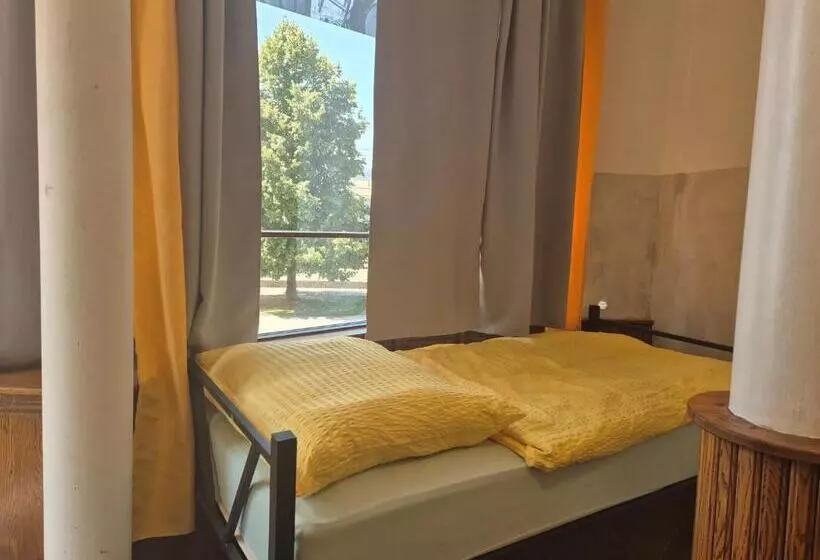 هاستل Bled Lesce Station Rooms And Beds