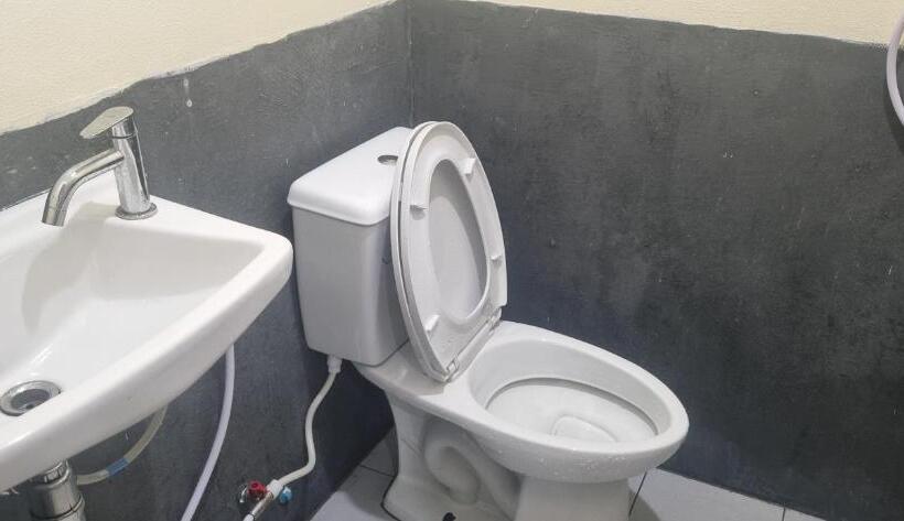 Retkeilymaja Dorm At Hatyai Airport