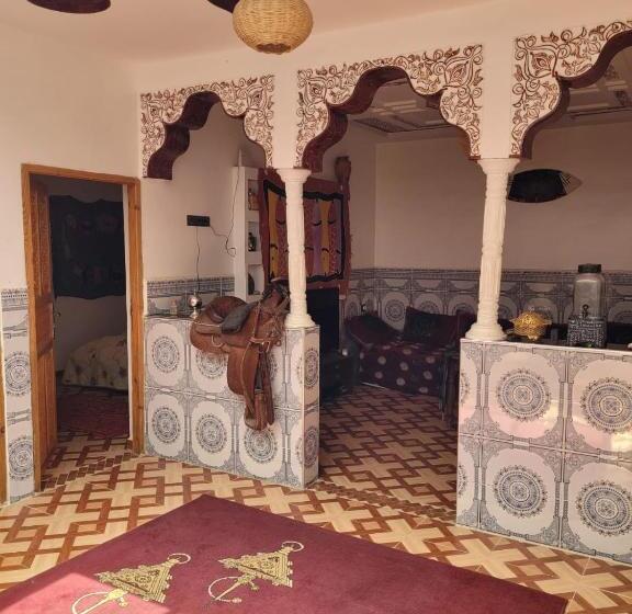 هاستل Home Surf