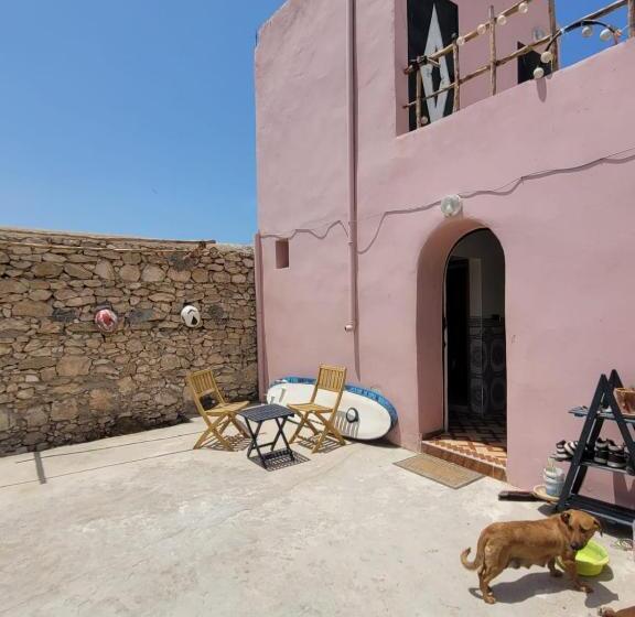 هاستل Home Surf