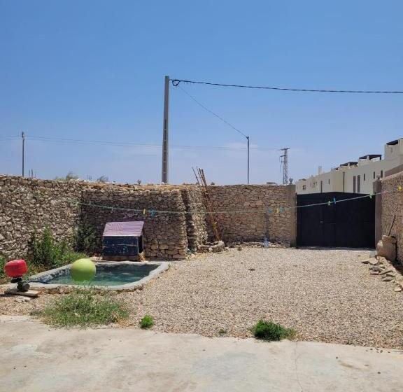 هاستل Home Surf