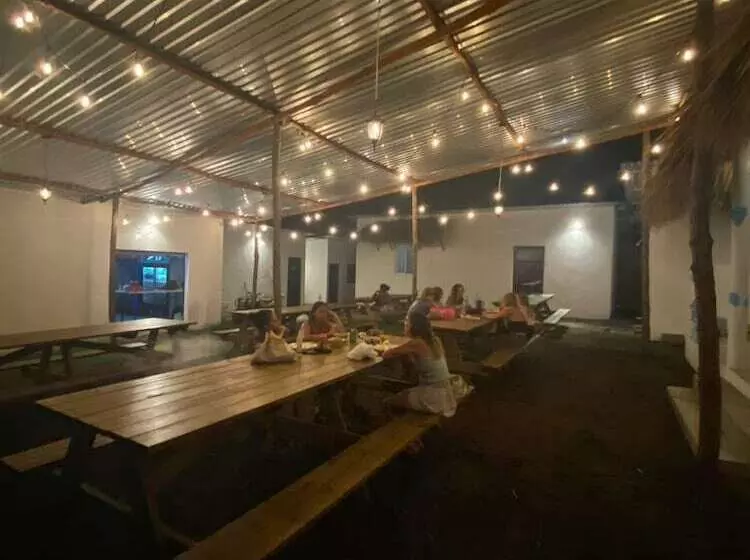 هاستل Playa De La Fuente