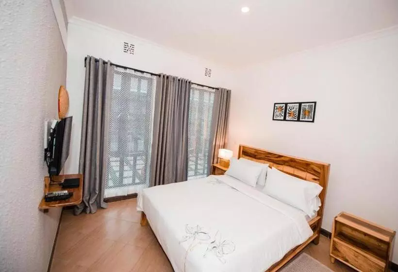 Aamiaismajoitus (B&B) Katiti Lodge