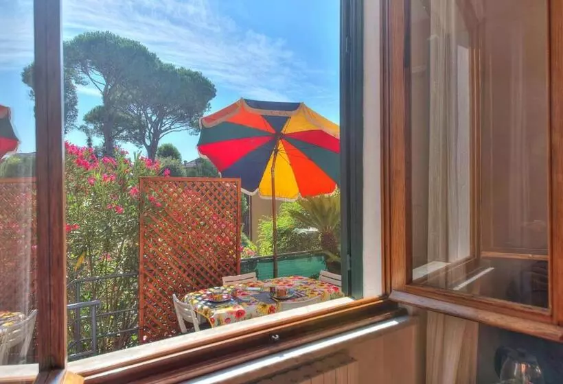 تختخواب و صبحانه Nel Verde