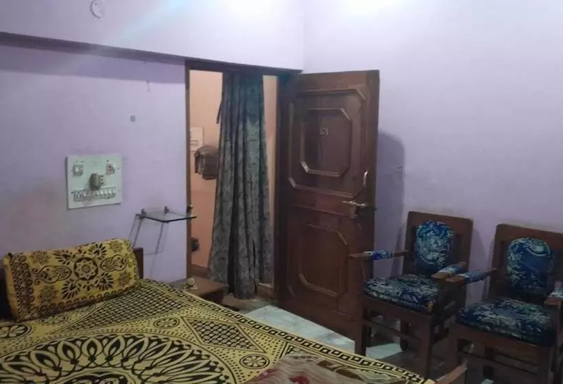ホテル Maa Sharda