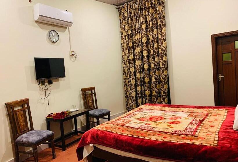 هتل Quetta Food Club