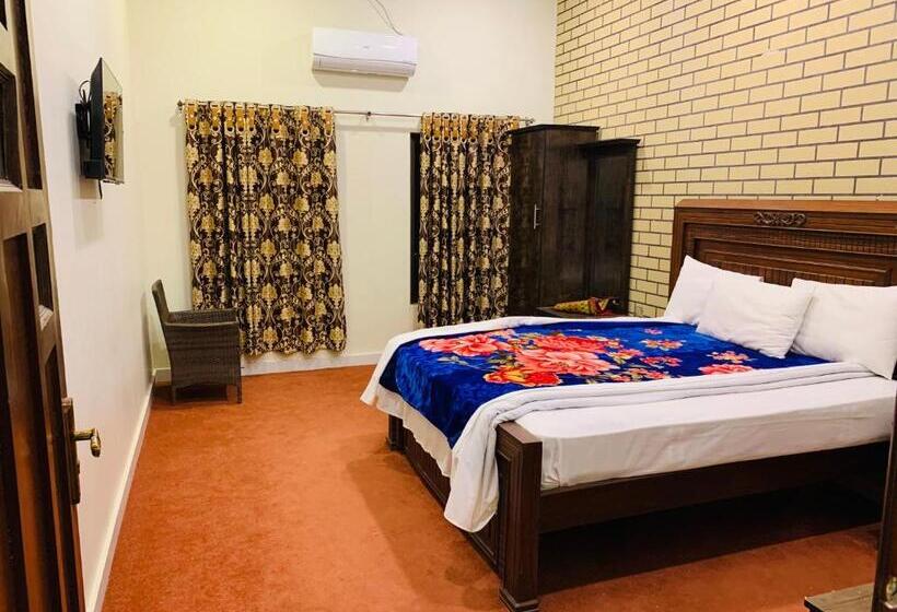 هتل Quetta Food Club