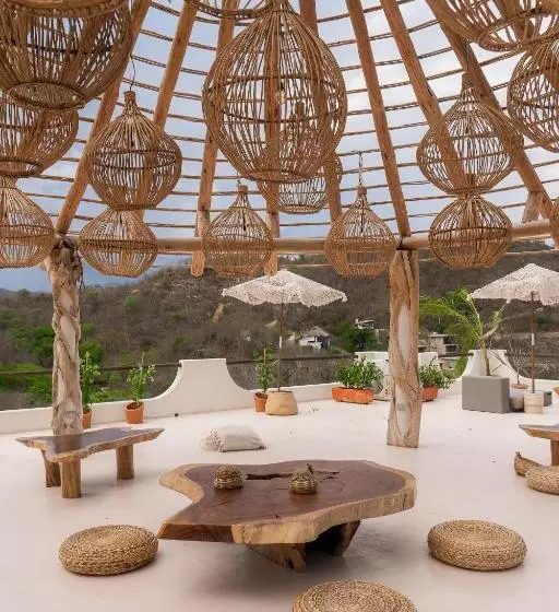 Majatalo Hostal Xeno