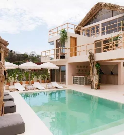 Majatalo Hostal Xeno