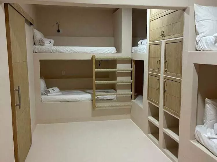 Majatalo Hostal Xeno