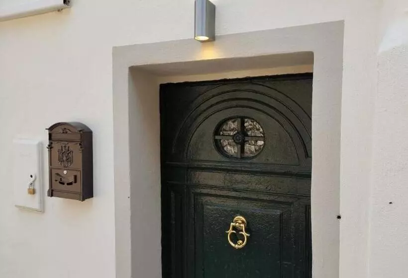 Majatalo Kalon Brion House