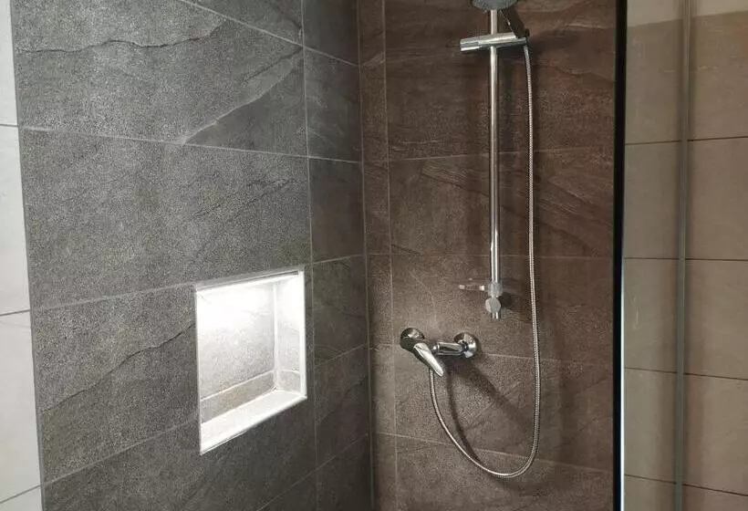 Majatalo Kalon Brion House