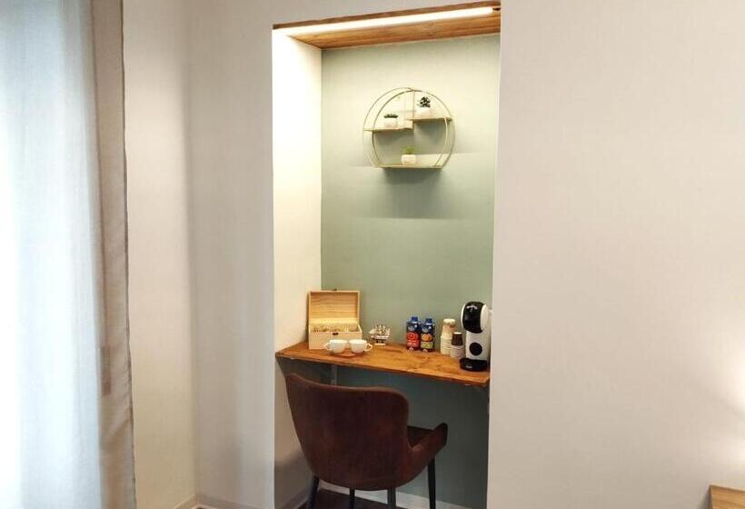 פנסיון Kalon Brion House