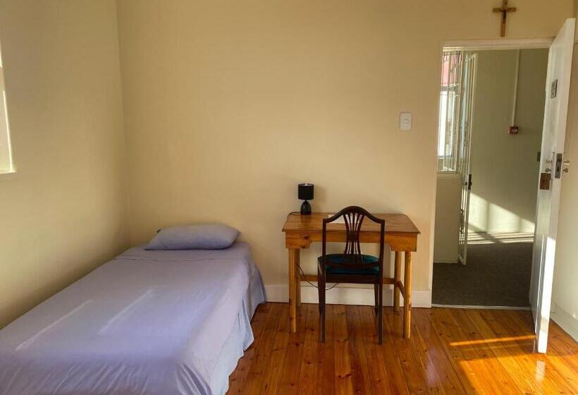 פנסיון St Luke S Retreat Centre And Guest House