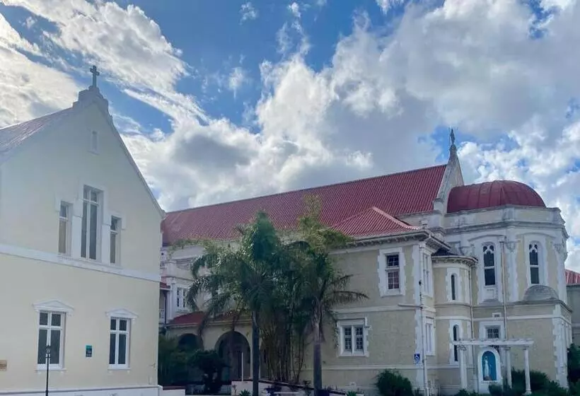 پانسیون St Luke S Retreat Centre And Guest House