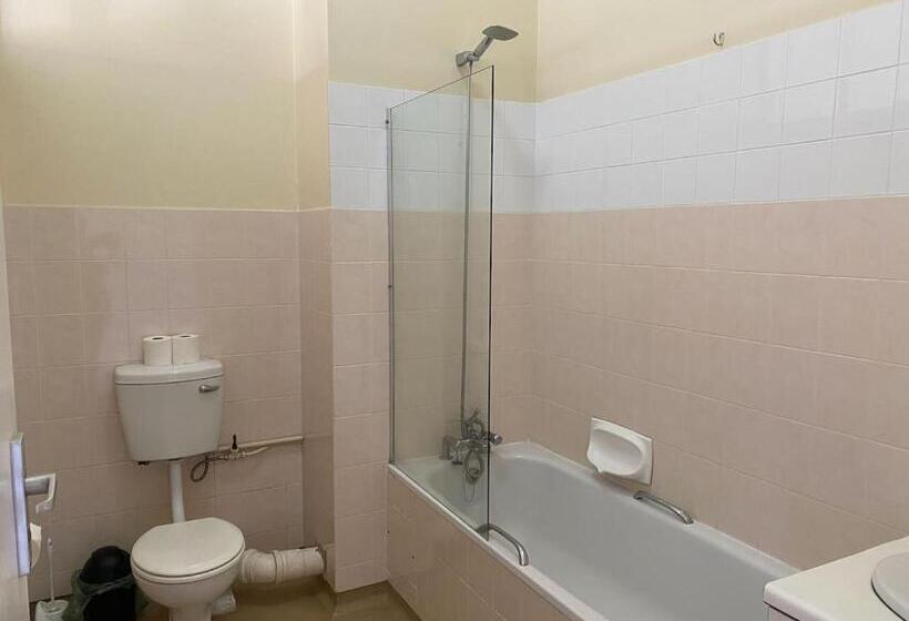 פנסיון St Luke S Retreat Centre And Guest House