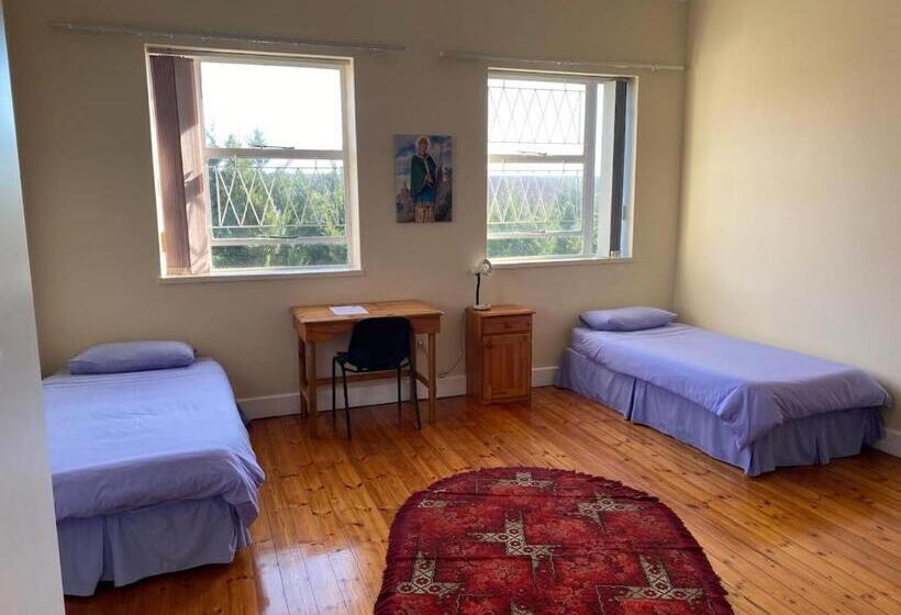 פנסיון St Luke S Retreat Centre And Guest House