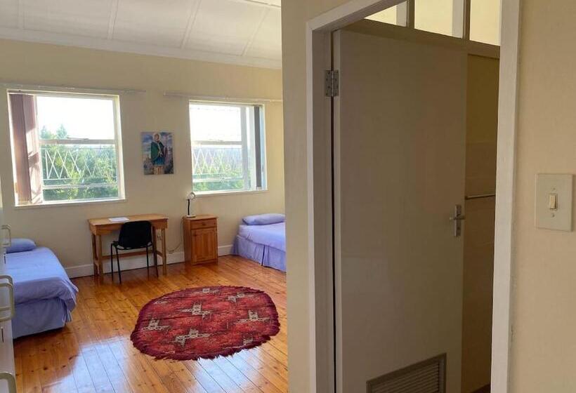 פנסיון St Luke S Retreat Centre And Guest House