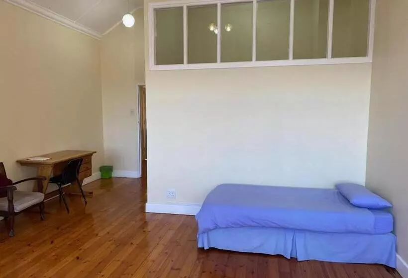 پانسیون St Luke S Retreat Centre And Guest House
