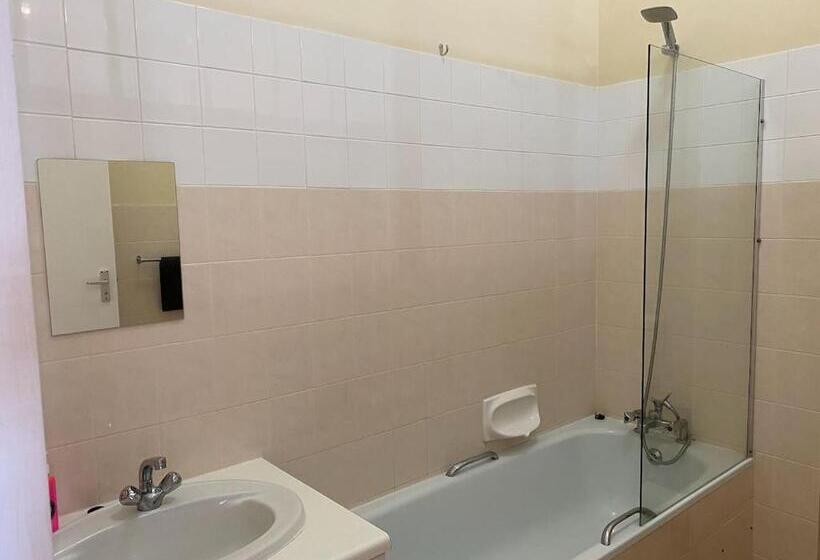 פנסיון St Luke S Retreat Centre And Guest House