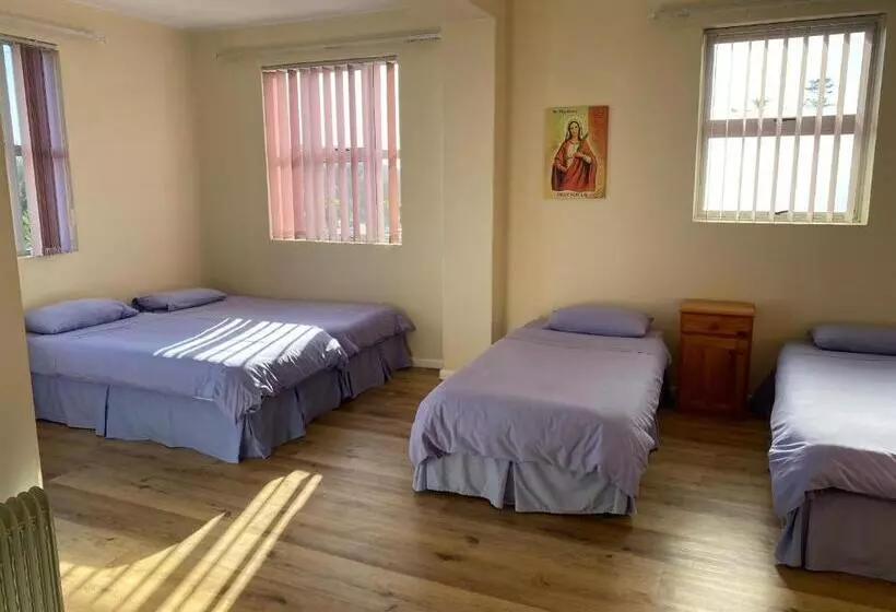 پانسیون St Luke S Retreat Centre And Guest House
