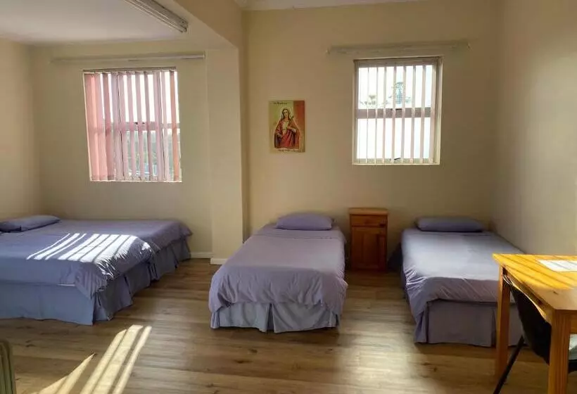 پانسیون St Luke S Retreat Centre And Guest House