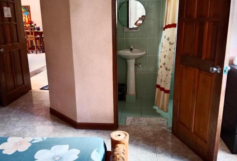 Pensionat Titanic By Hiverooms