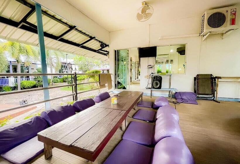 The Light House Resort   Kohlarn เดอะไลท์เฮ้าส์รีสอร์ท เกาะล้าน