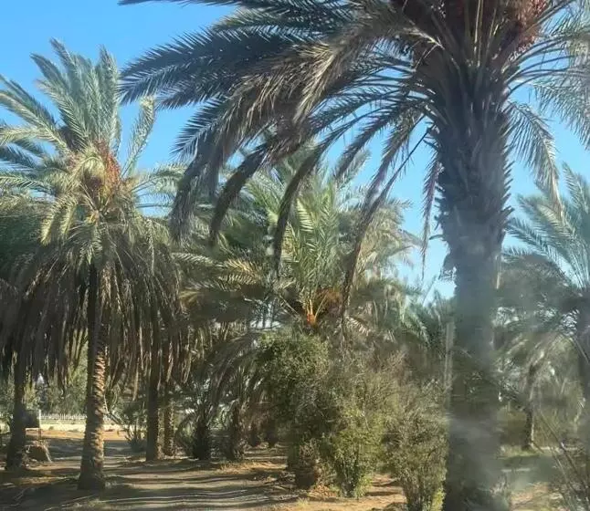 ホテル شالية ومزرعة نجمة وقمر