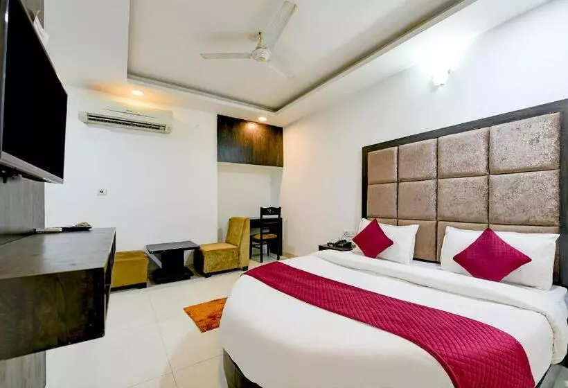 Hotelli Aura Inn